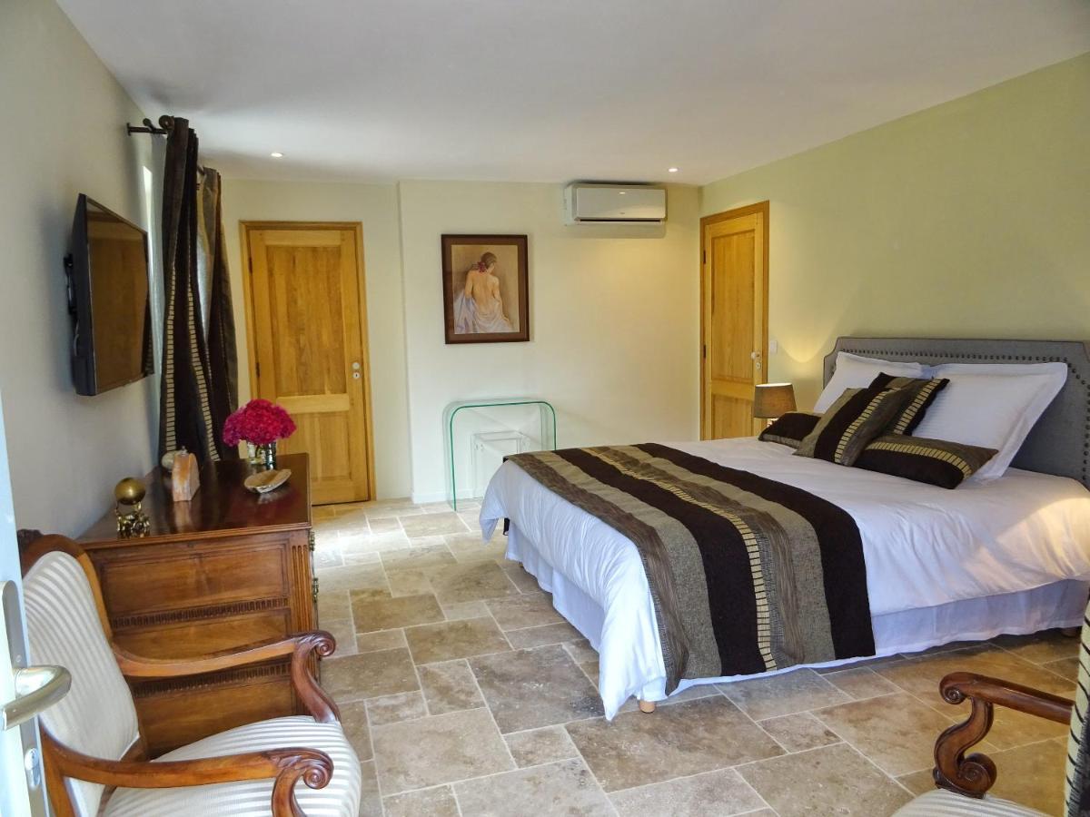 Bed and Breakfast Domaine La Bastide Cleyrac Екстер'єр фото
