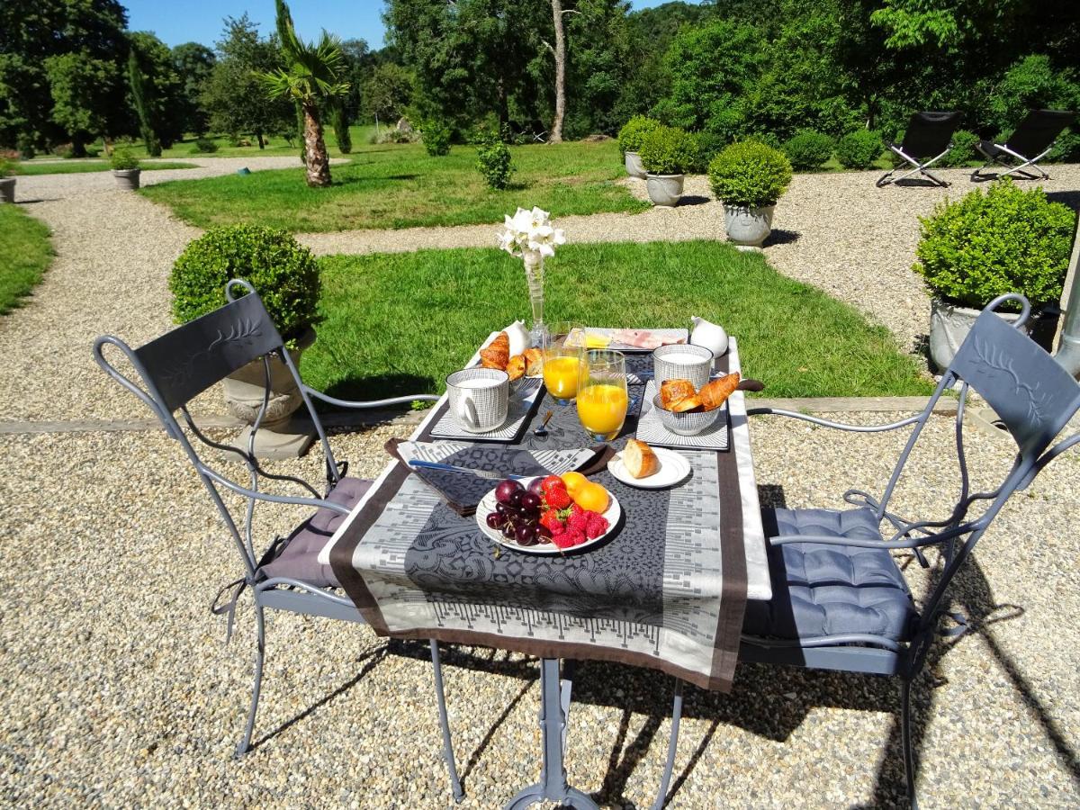 Bed and Breakfast Domaine La Bastide Cleyrac Екстер'єр фото