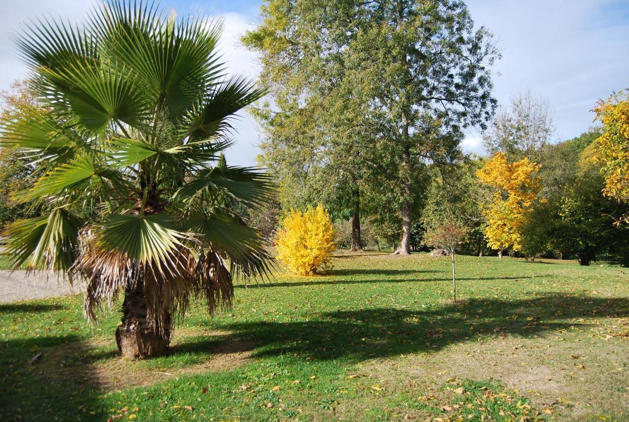 Bed and Breakfast Domaine La Bastide Cleyrac Екстер'єр фото